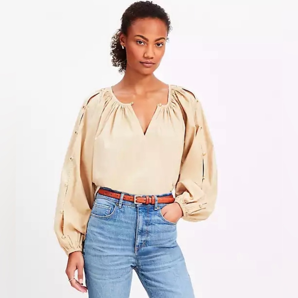 LOFT Blouse Womens XS Beige Split V-Neck Pullover Balloon Long Sleeve NWT - Picture 2 of 7